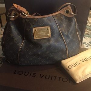 Louis Vuitton Galliera PM bag